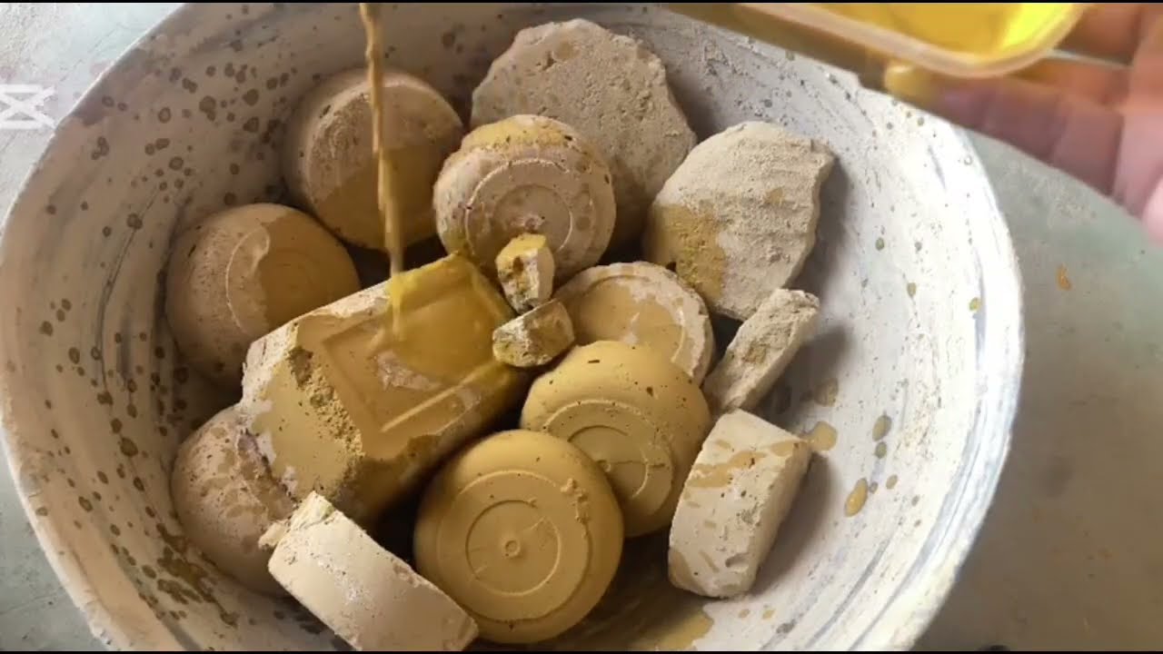 Olive mud dirt dry crumbling #satisfying ##crunchycrumbles 