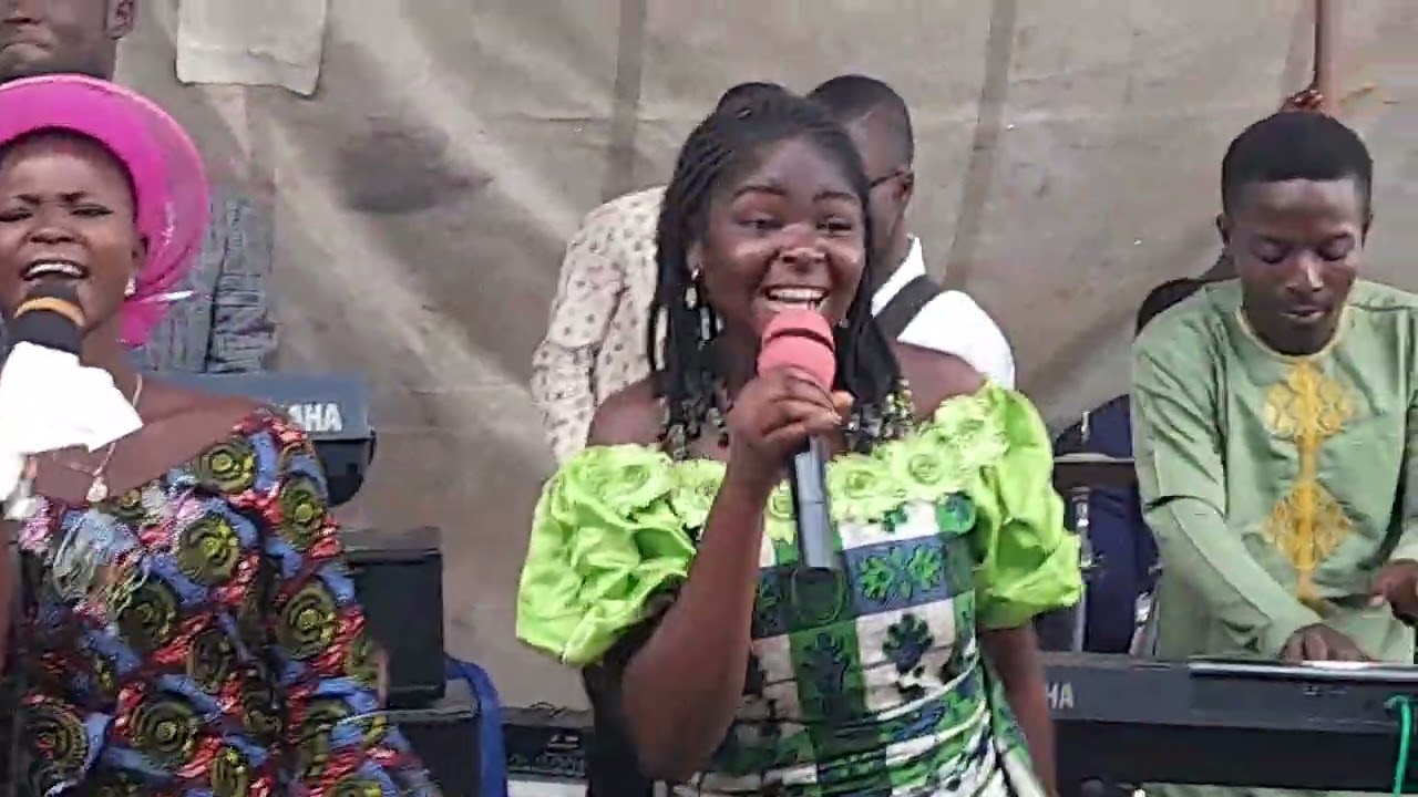 Louange du Groupe musical, Église pentecôte AC de la Foi. Convention De fin d'année Anié