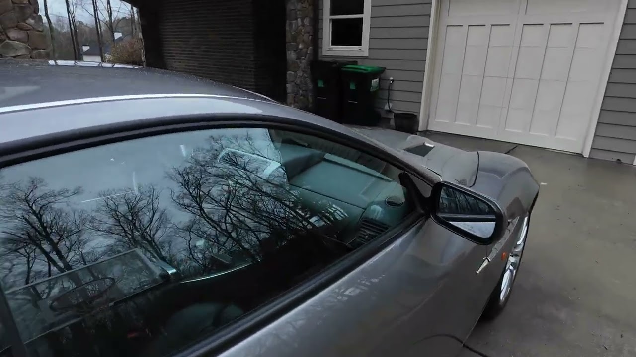 2003 Aston Martin V12  Vanquish 