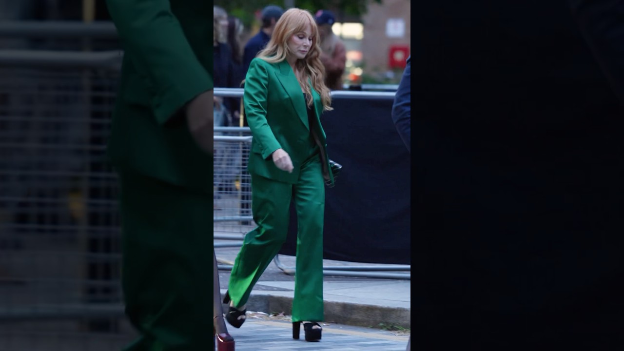 Timeless Street Style for Women Over 50