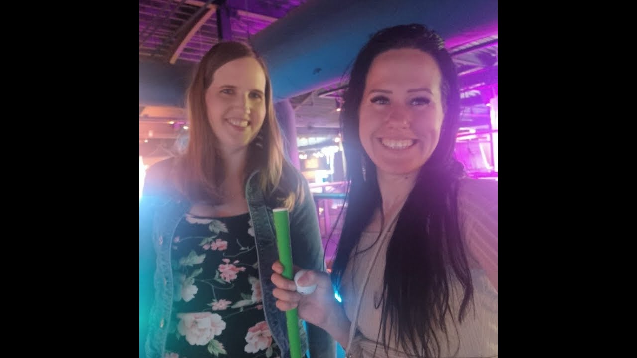 Hollywood eventcenter   Lucky putt   mini golf   Rotterdam de kuip    || Beaulien vlog 94