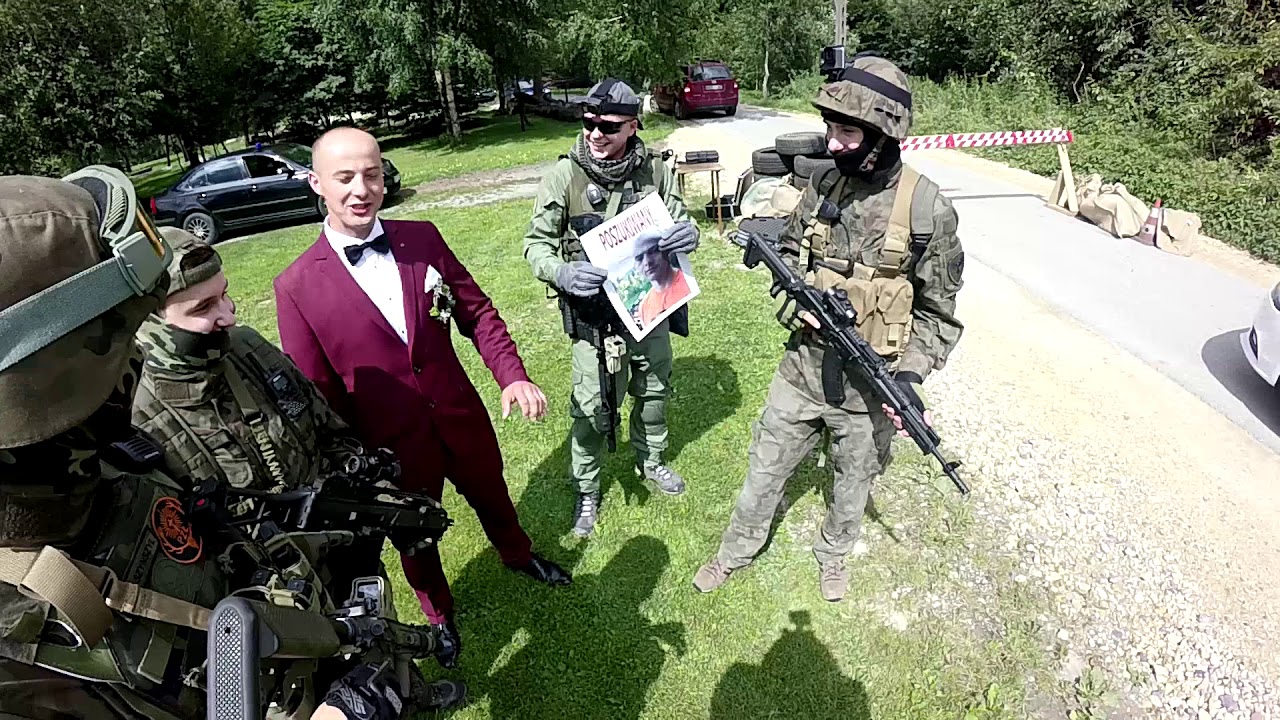 Aneta i Sławek - brama weselna - wojsko - ASG KRUKI