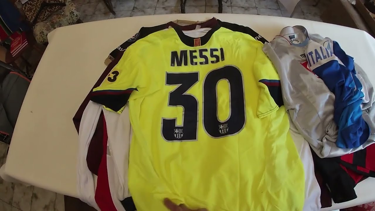 Déballage de deux packs de maillots de football et plus encore.
