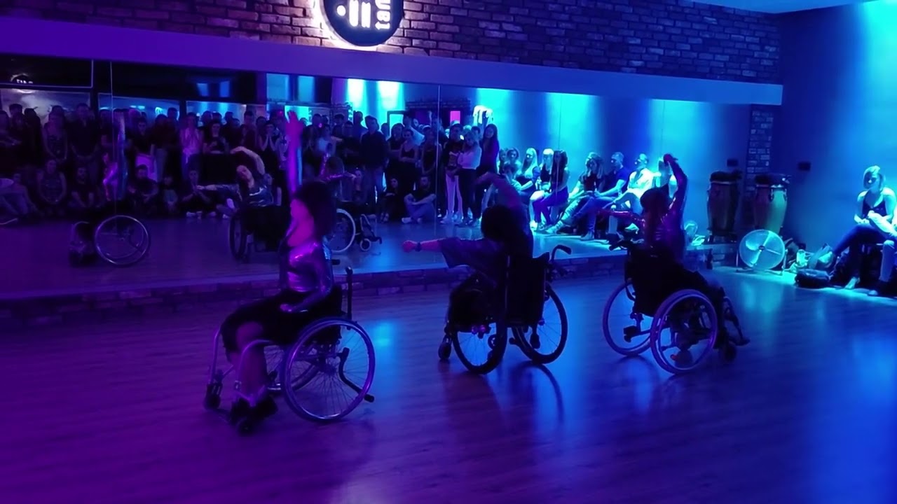 Lindsey Stirling - Carol of the Bells | wheelchair dance