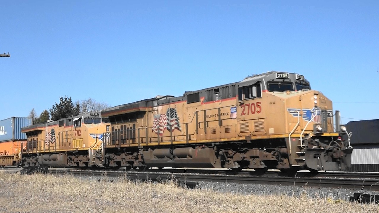 UP 2705 Leads a Stack Train, Grand Mound, IA 3/12/26