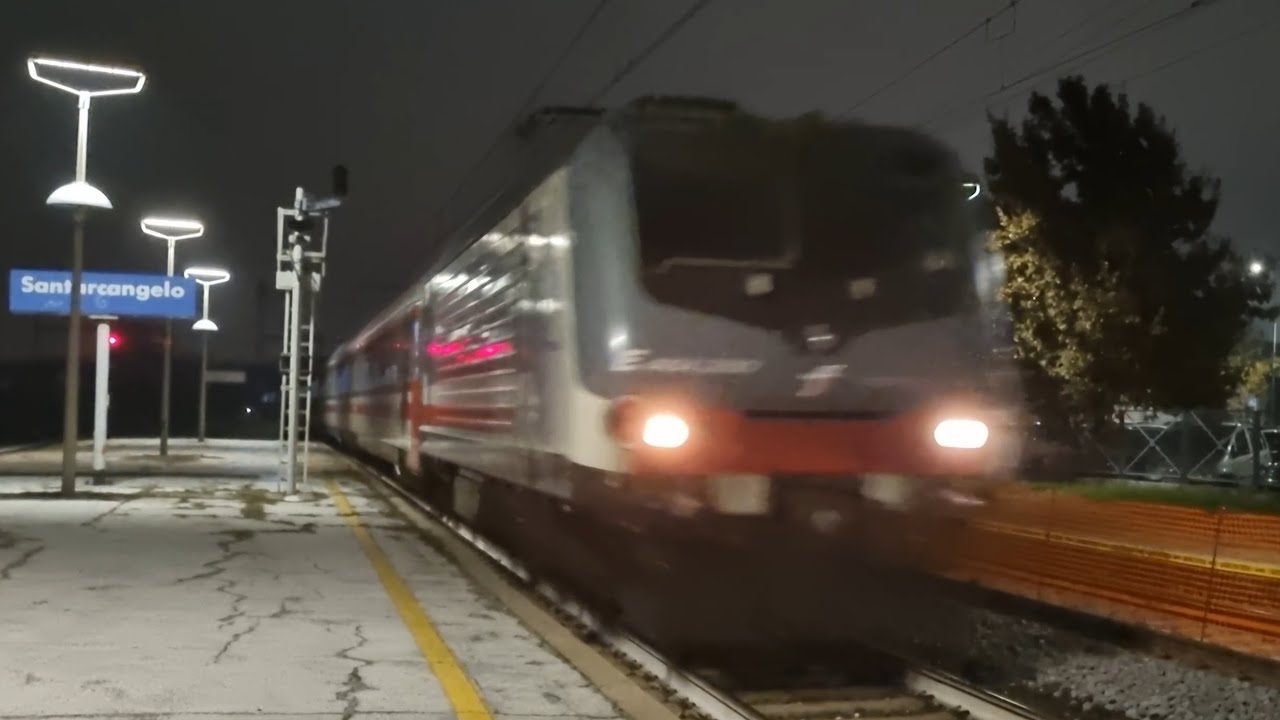 UNA SERATA DI TRENI IN TRANSITO ALLA STAZIONE DI SANTARCANGELO DI ROMAGNA!