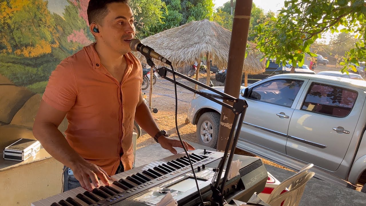 A melhor seresta do interior do Ceará com gildenes Araújo e seus teclados,ao vivo em baliza uruoca