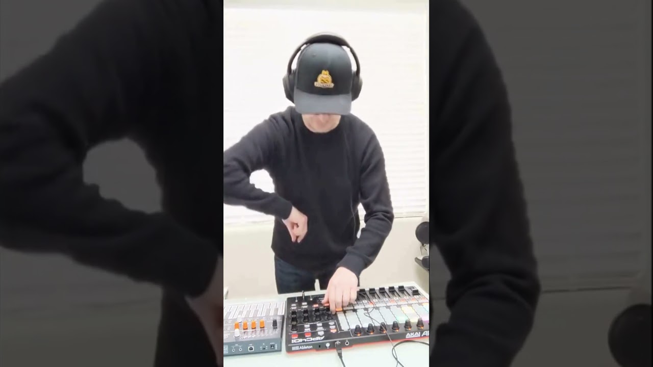 deadmau5 x Liam Gallagher x Basement Jaxx - Do Your Bad Rainbow Selection Thing (LUCKYKAT Mashup)🌈🌈