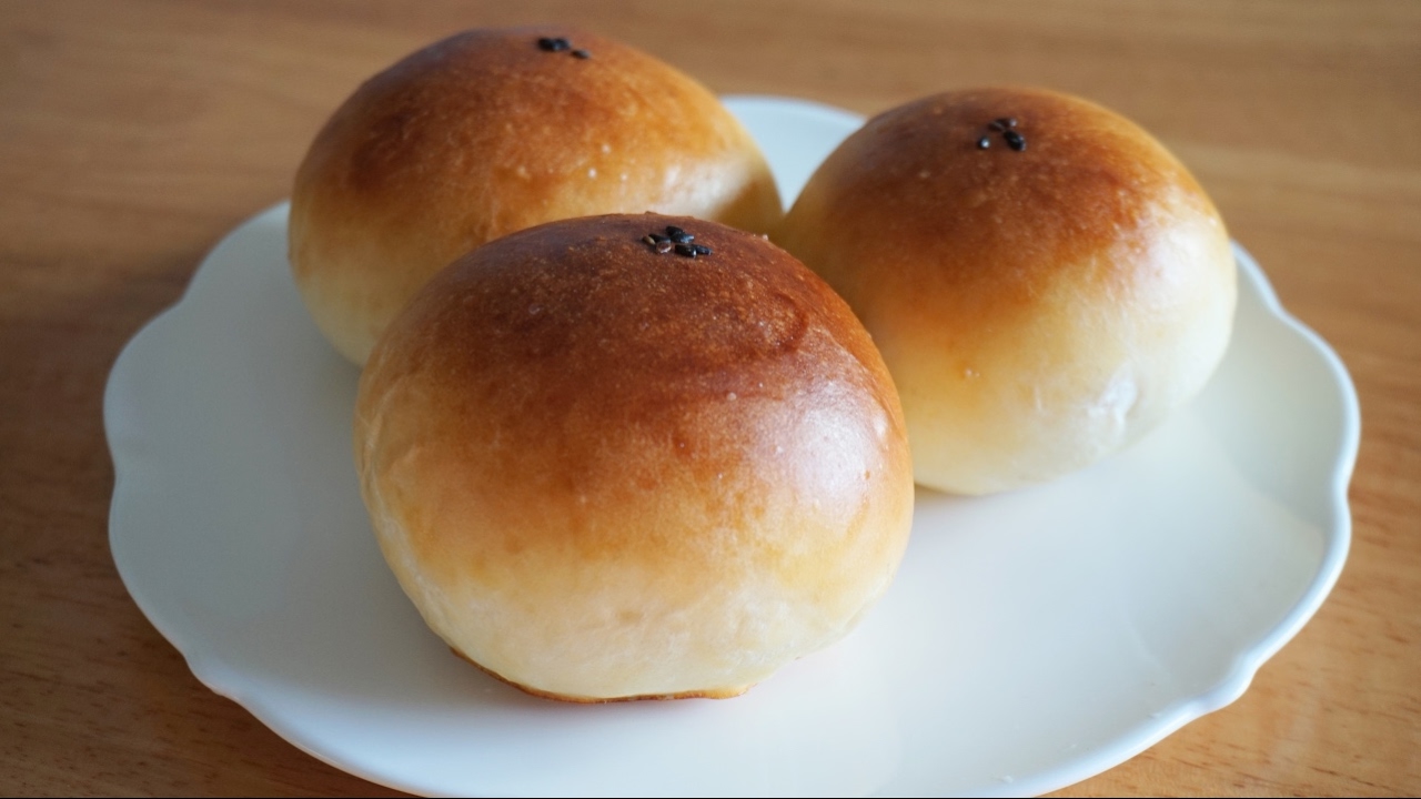 Cream Anpan : red bean bread (Korean Dessert)| SweetHailey