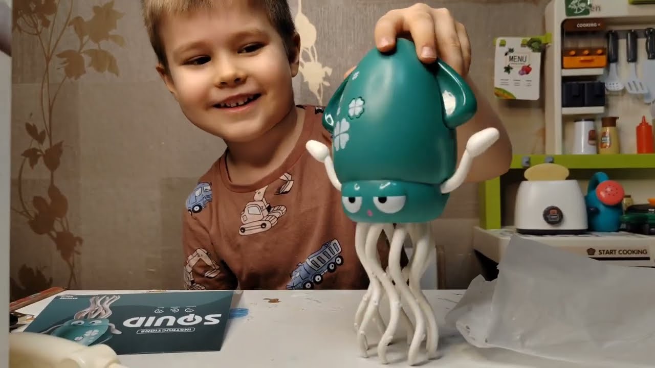 Распаковка игрушки. 🎁 Купили милого кальмара 🦑 