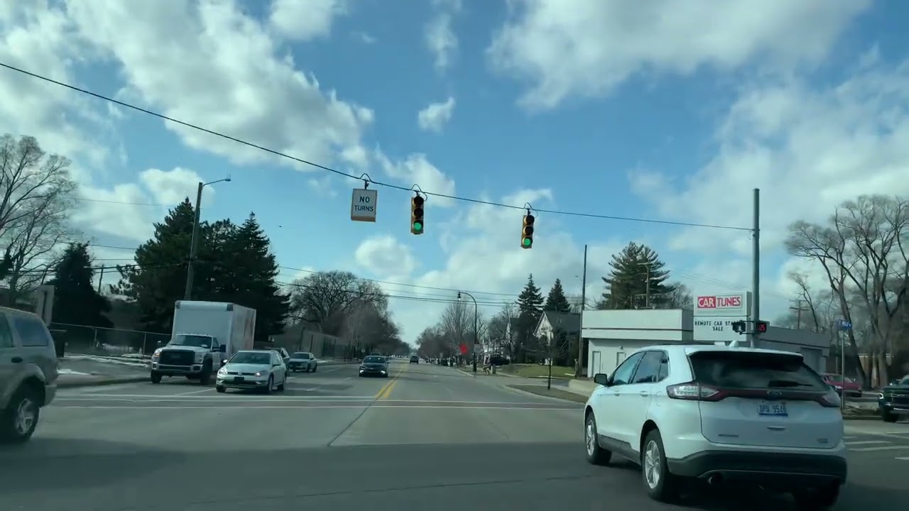 Driving to Oak Park, Michigan from Royal Oak, Michigan. February 2023