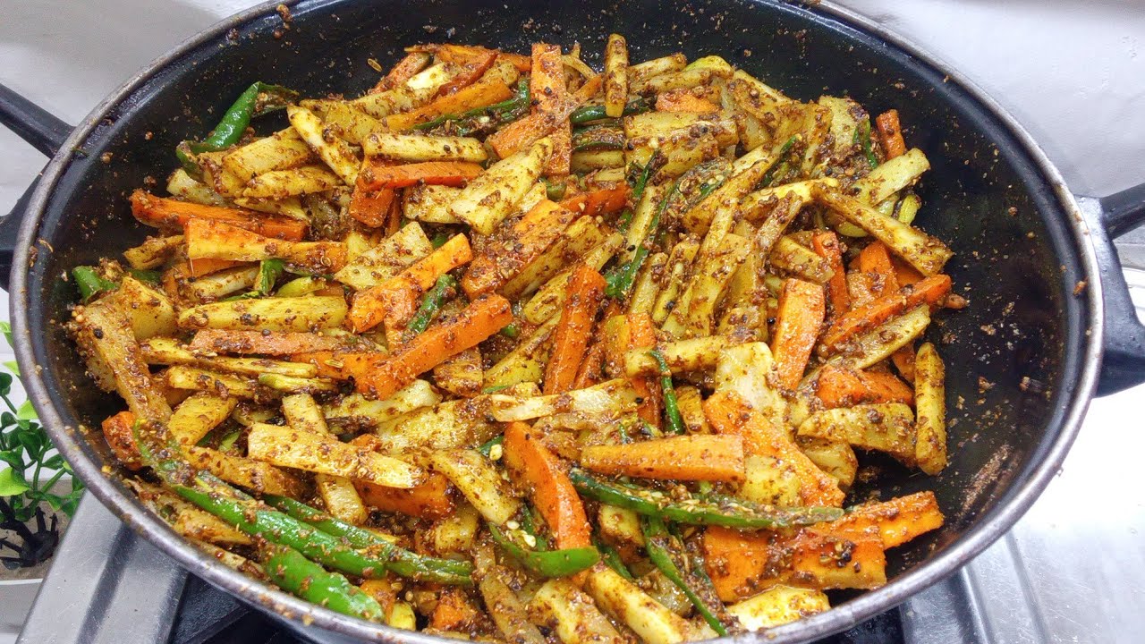 Muli gajar aur mirch ka mix aachar bnaye bahut kam time me l by@cookingsufiyana @MrBeast 