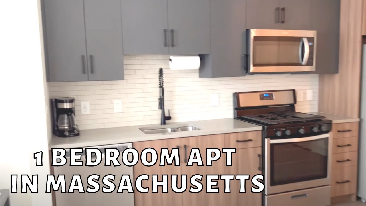 Tour of a Chelsea, Massachusetts 1 Bedroom Apartment (AirBnB)