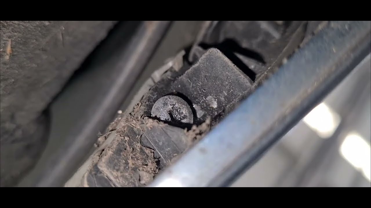 How to remove a 2018 volvo V90 back bumper...