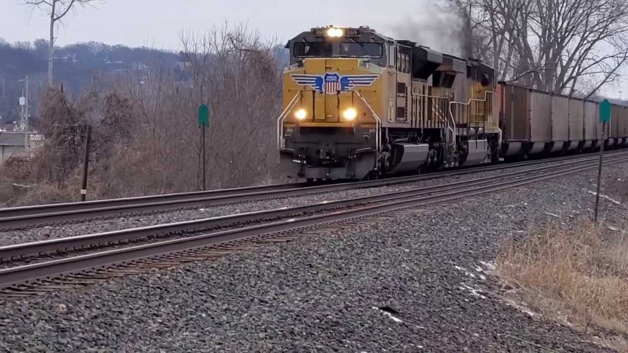 DOUBLE TRAIN ALERT! (UNCUT) A Ace with a K5HL leads a double coal/tanker flying with loud dpus!