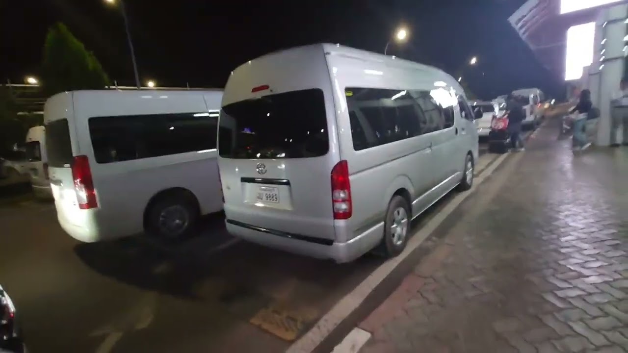 어느날에 라오스 비엔티안 왓따이공항 입니다 - 유튜버 화산촉