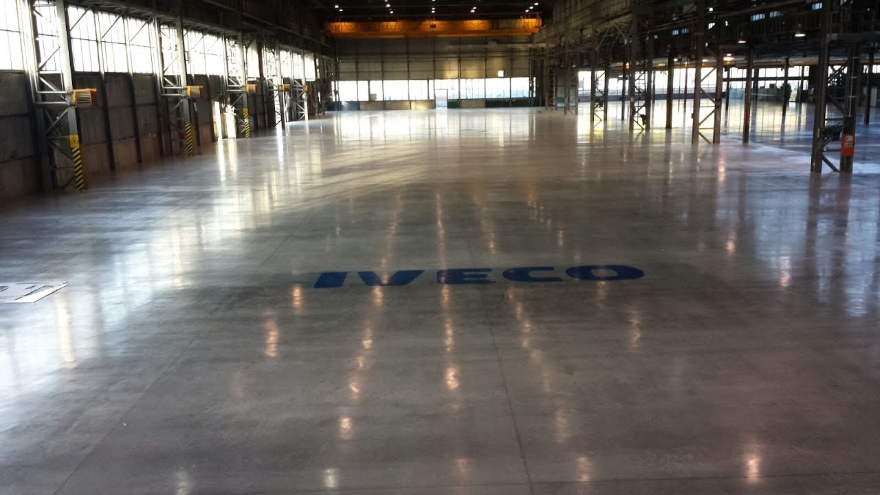 Trattamento ai silicati di litio per nuovi pavimenti in calcestruzzo