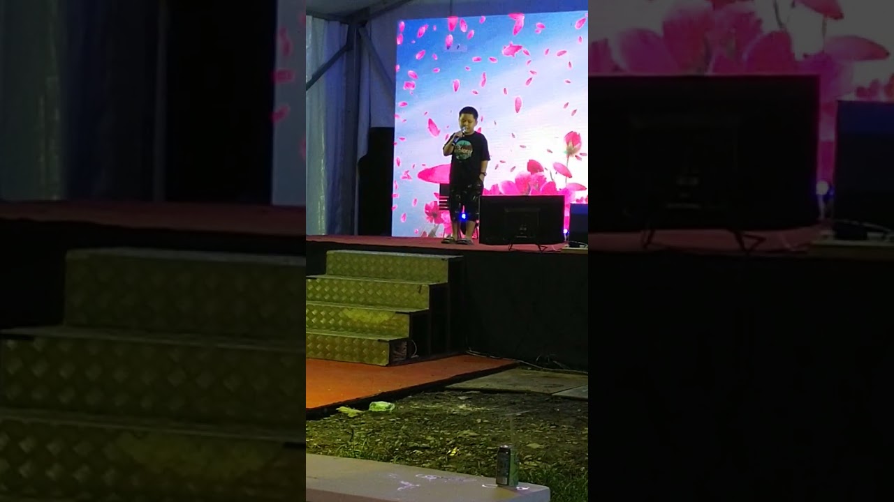 Nganjung anak belagu ba fun fair.