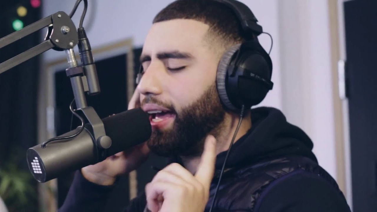 Chris O Fada Ft. Keya - Brottsling (Live @ East FM)