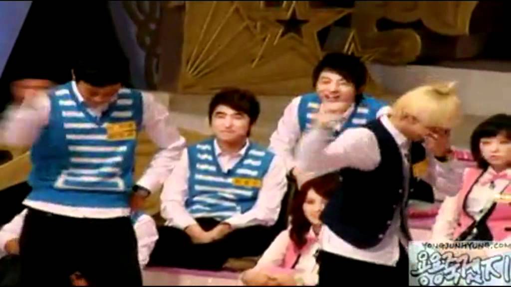 BEAST/B2ST dancing and singing to girl group/female idol song