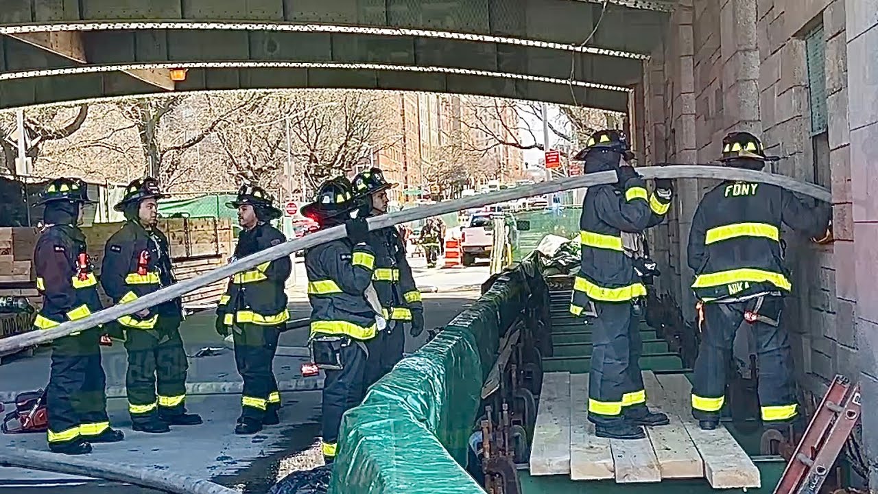 1ST DUE EARLY ARRIVAL~FDNY BOX 1084~FDNY OPERATING AT 10-75 FIRE IN UNDERGROUND HOMELESS ENCAMPMENT.