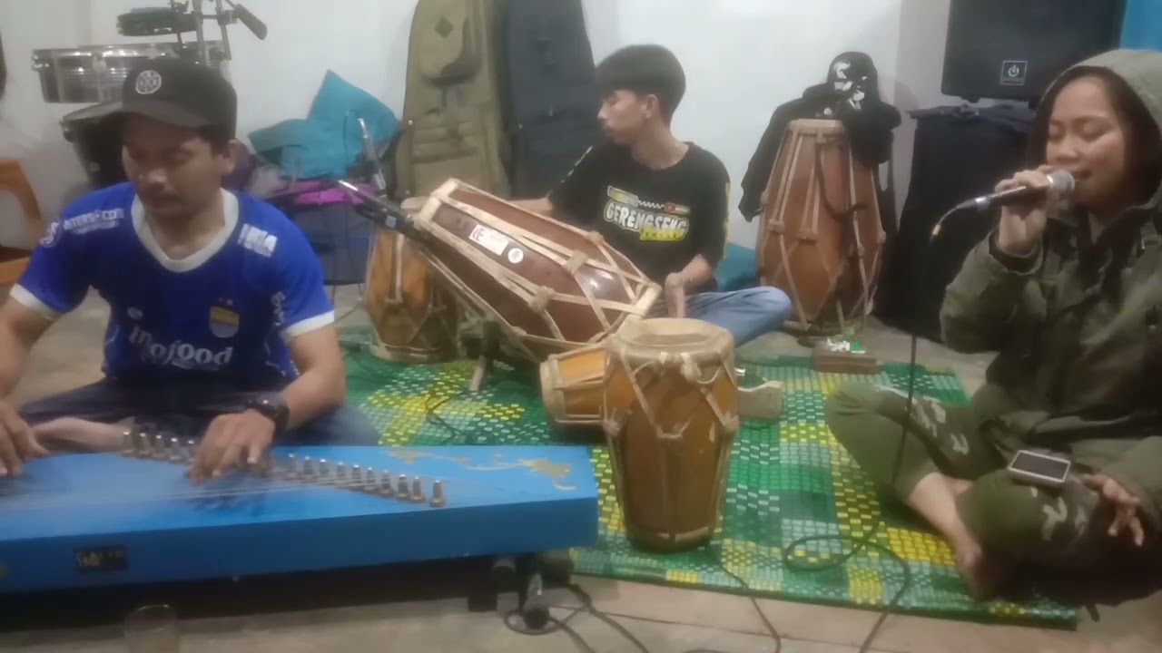 kacapi/kendang ( Kersa Yang Widi ).