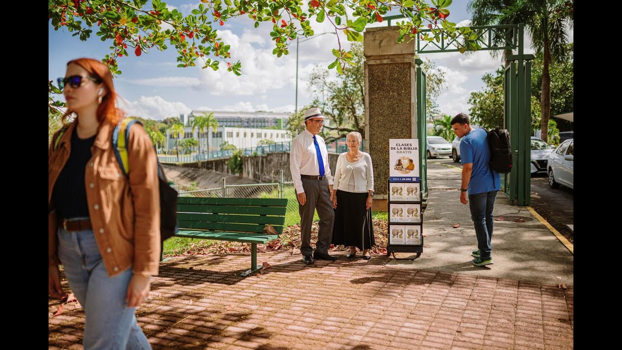 TESTIGOS DE JEHOVA- en el RUM de Mayagüez.