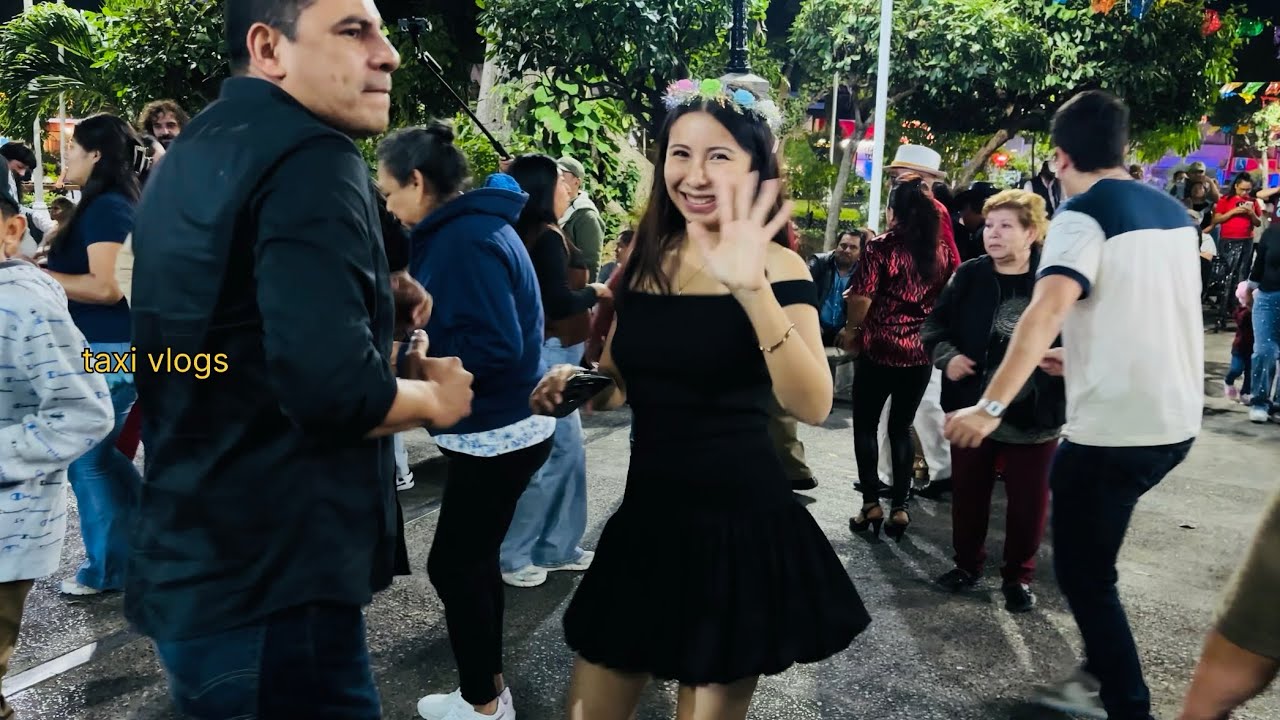 Parque de la Marimba Bailando increíble 18 de enero