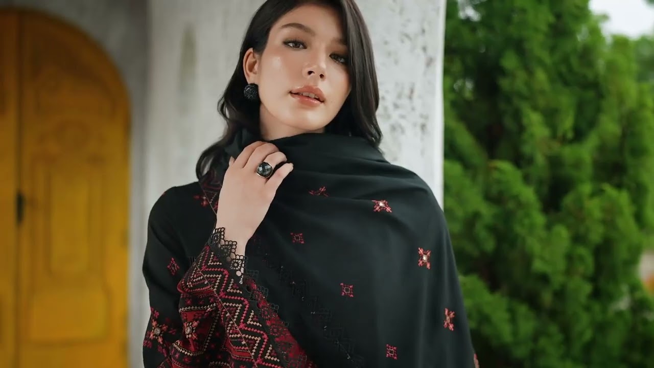 Bareeze Shawls Collection ’25