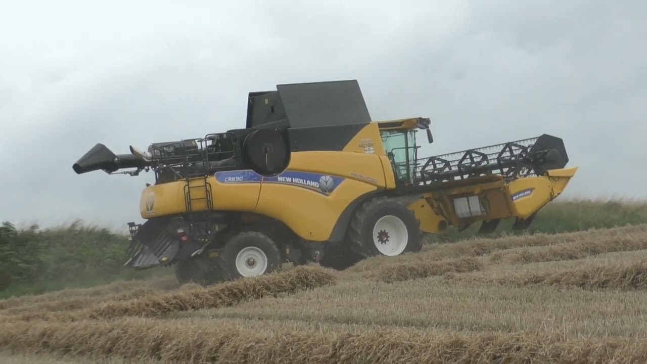 Harvest 2023 New Holland CR8 90