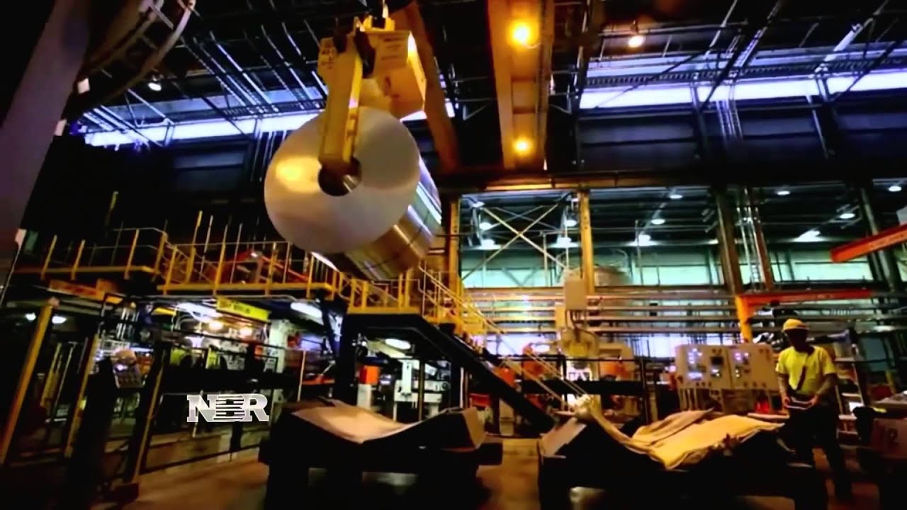 Alcoa to split into two companies