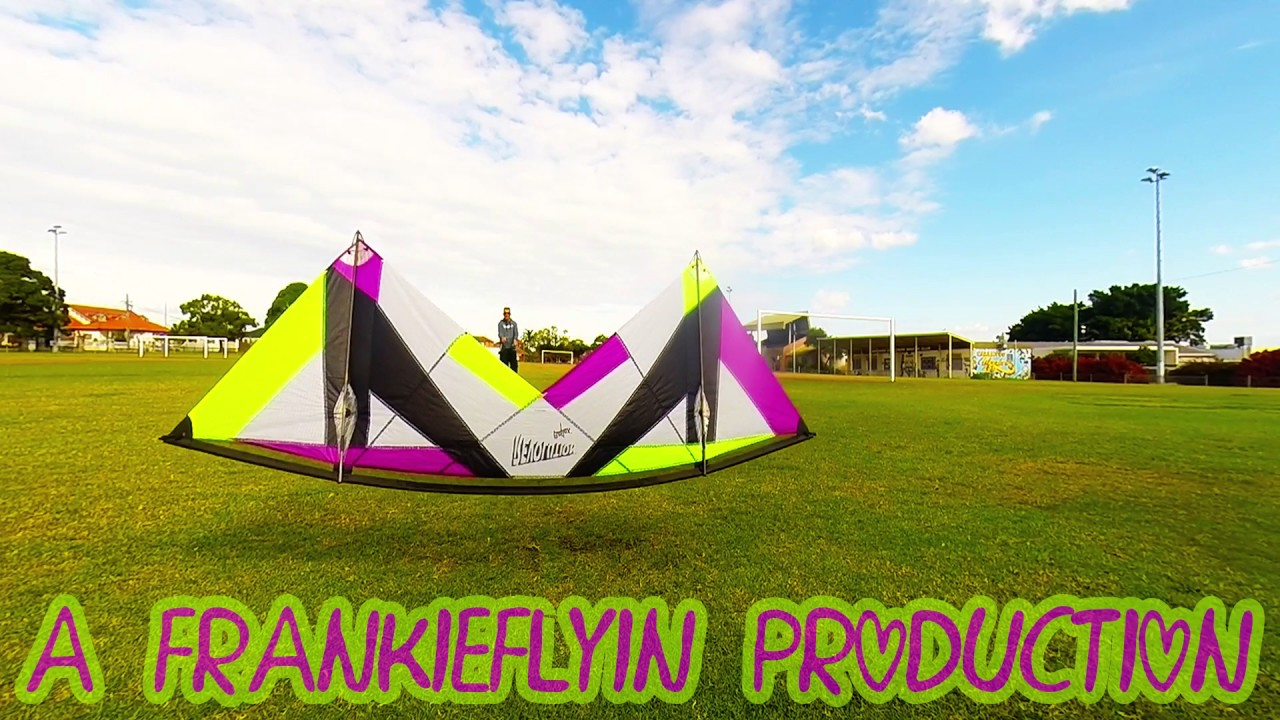 Revolution Reflex XX kite flying Urban Oval (Axles & hovers) with Frankie