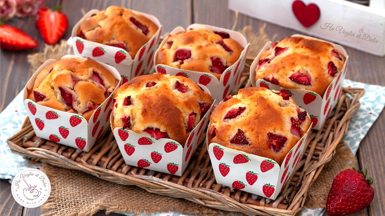 MUFFIN ALLE FRAGOLE E RICOTTA morbidi e senza burro ricetta HO VOGLIA DI DOLCE
