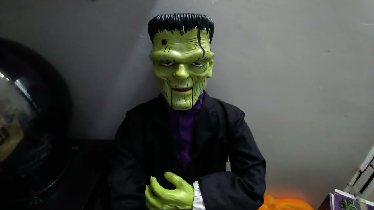 Gemmy 2000 Animated Standing 