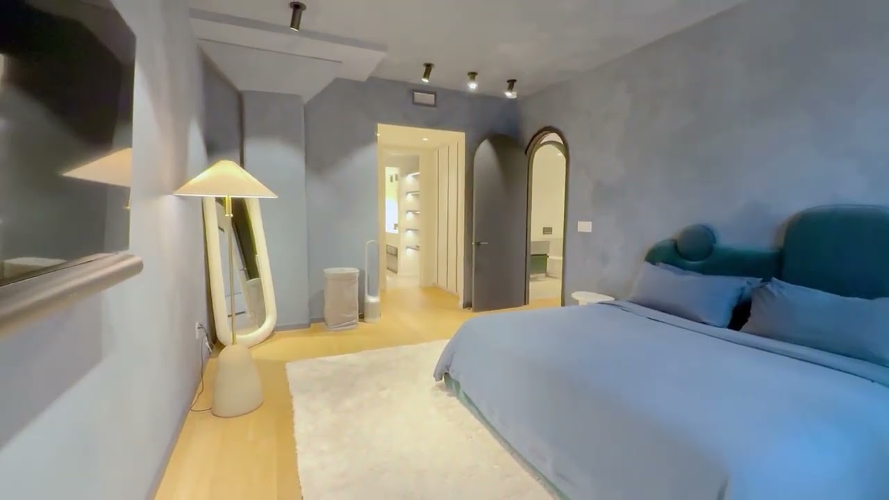 TRIBECA APARTMENT