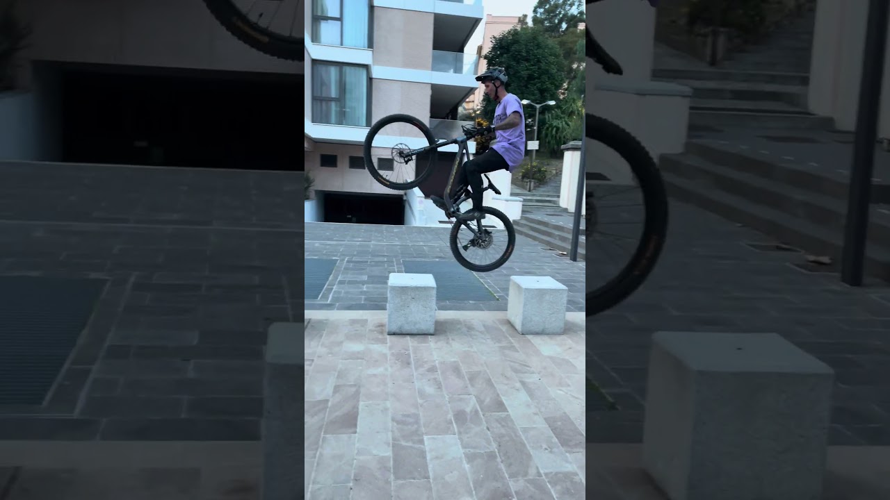 Oťuk&aacute;v&aacute;n&iacute; streetu v It&aacute;lii🤟 #mountainbike #bikeoclock #finaleligure