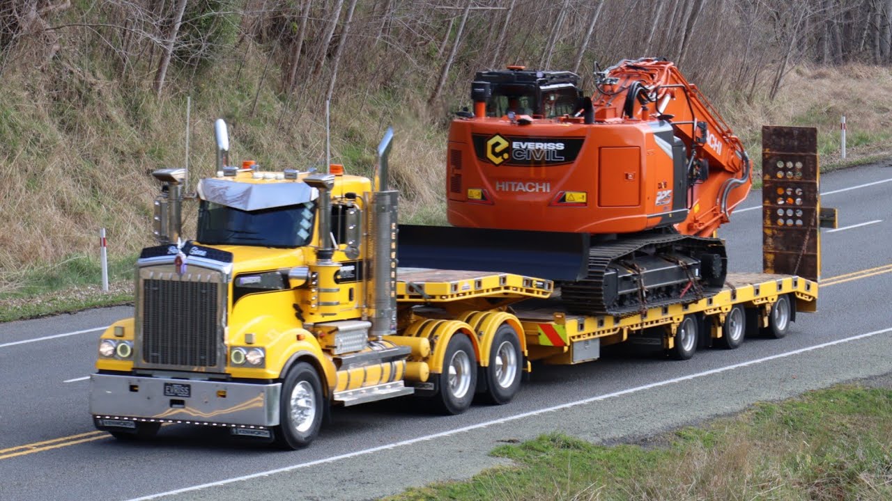 Everiss Civil Kenworth T909, Hitachi 225-7
