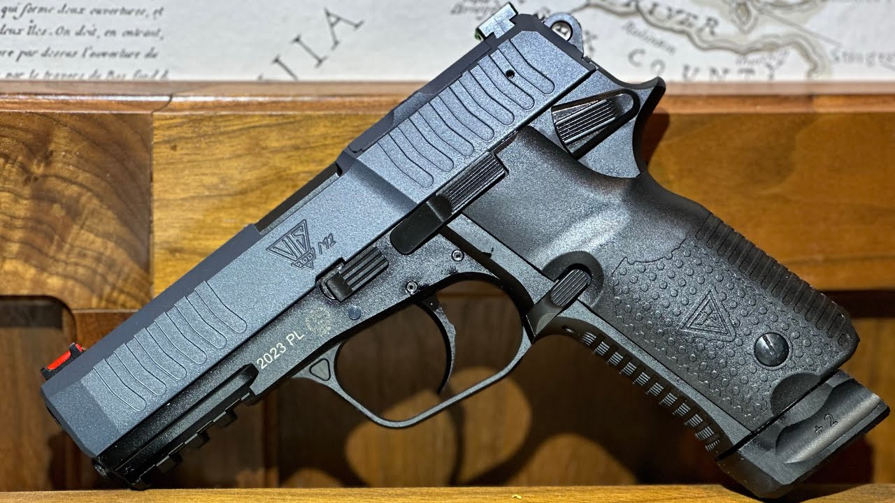 FB Radom VIS 100 M1 - Polish Military Sidearm