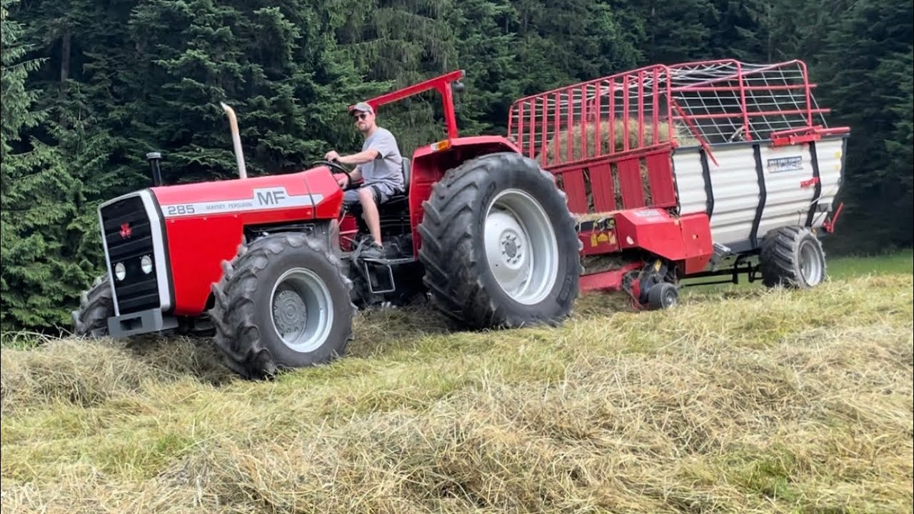 Massey Ferguson 285t +390t bei der Heuernte 2024