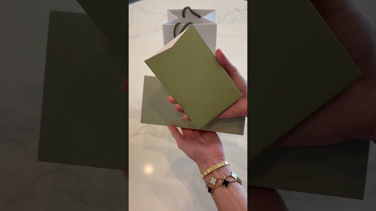 Van Cleef & Arpels Unboxing