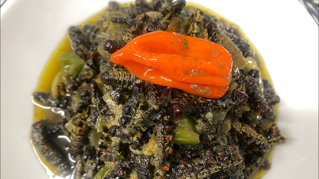 COMMENT PRÉPARER LES CHENILLES (MBINZO) AUX AUBERGINES