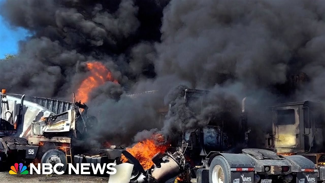 Two killed when small plane crashes into parked tractor-trailers in Texas