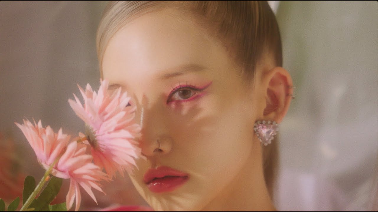 지셀 (Jiselle) 'Butterfly (feat. oceanfromtheblue)' (Official Video)