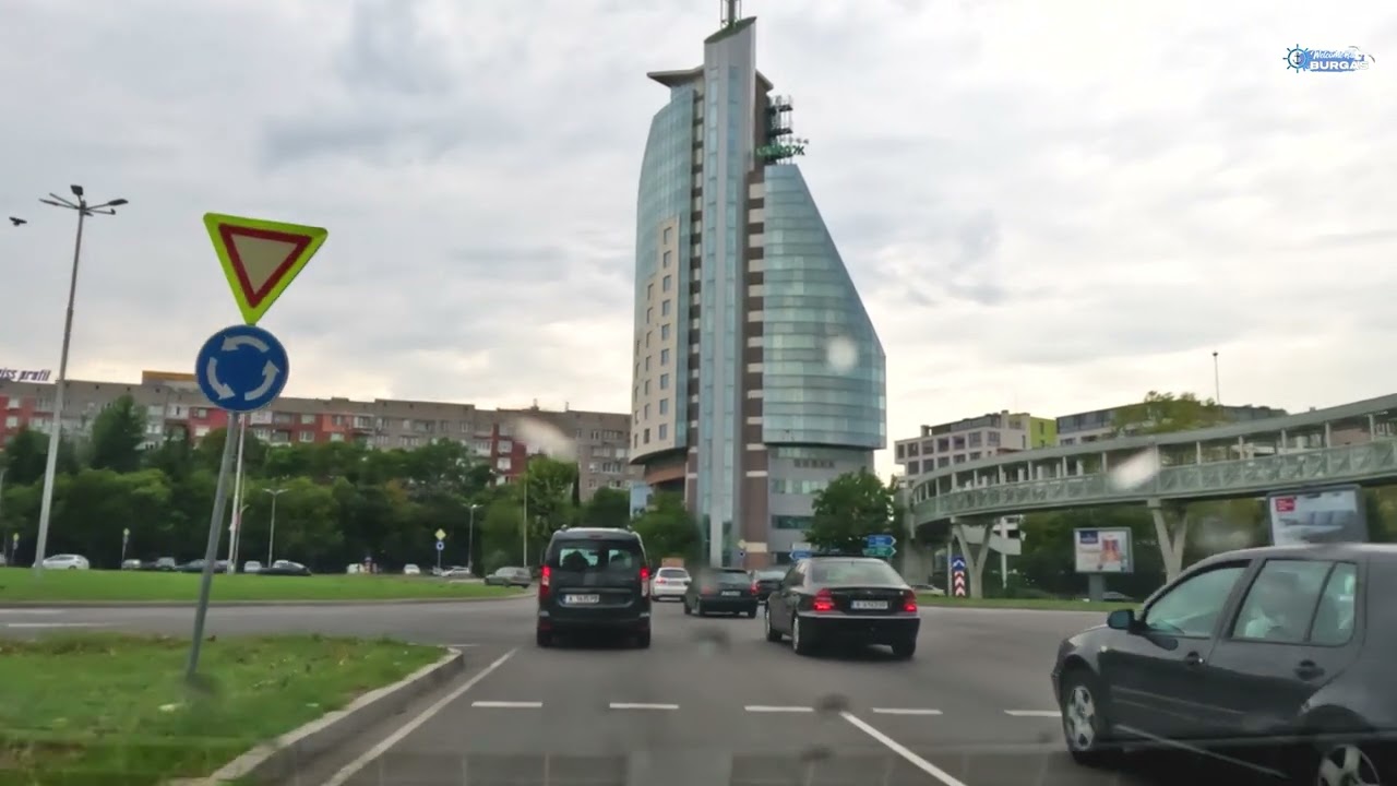 Бургас, България/ Burgas, Bulgaria (4K drive)