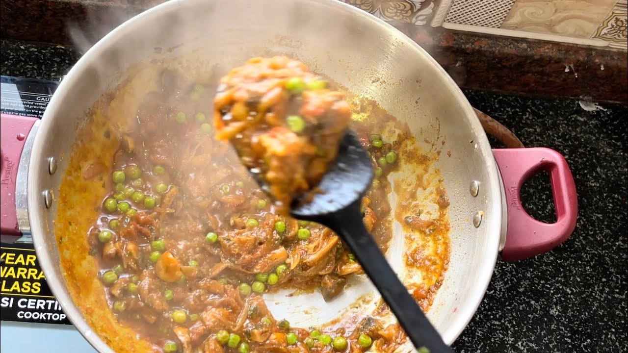 Restaurant Style Mushroom Curry Recipe | Easy Mushroom Masala at Home#food #mushroom #cooking 