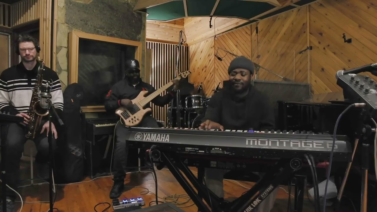 Experience  Joeykeysade  (Tiny Desk)