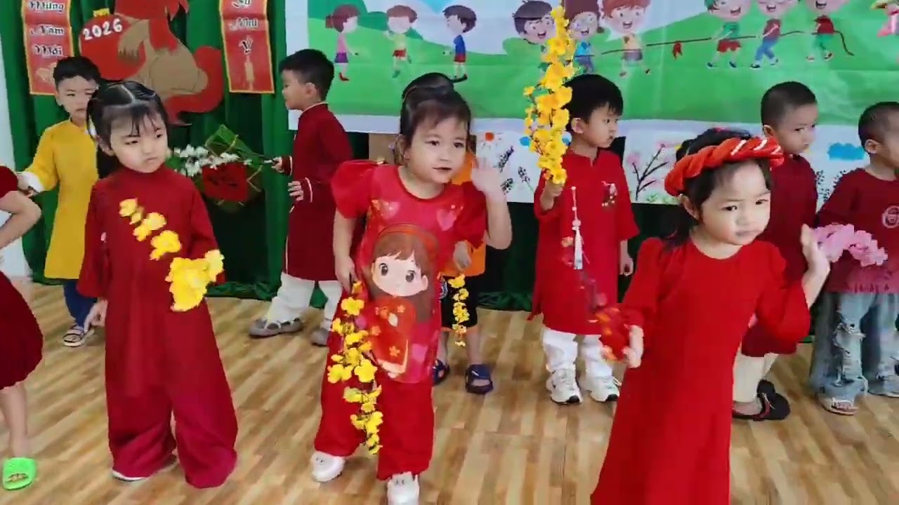 Bé Min thi bé vui khỏe - Bé Khéo Tay