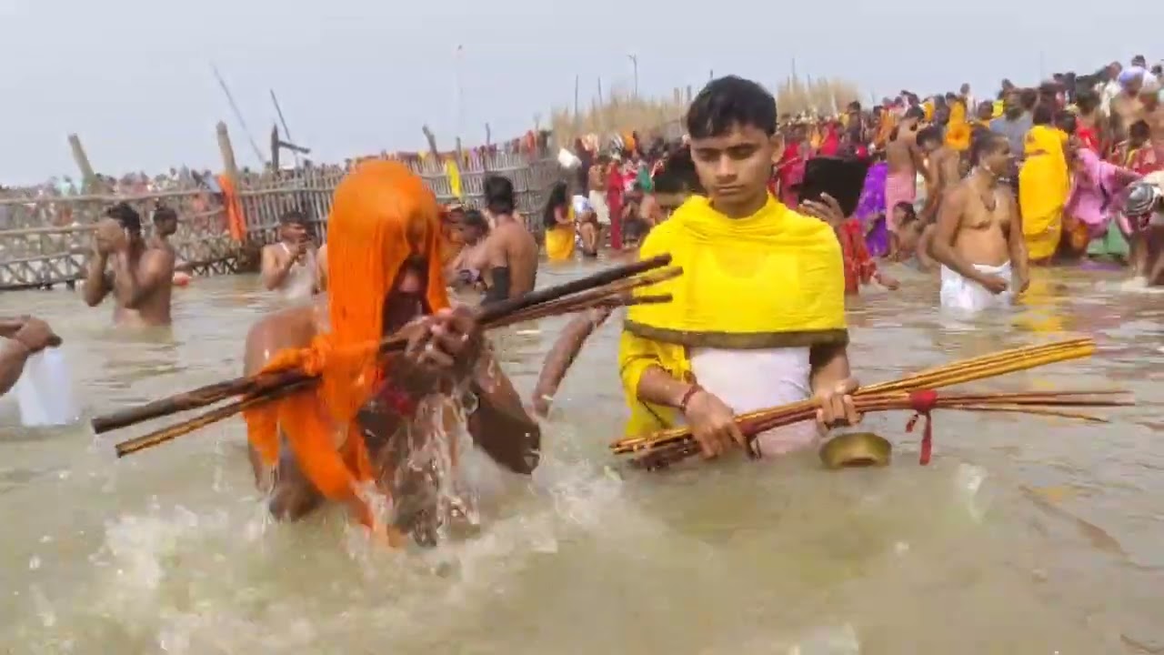 #video भागलपुर जिला के बटेश्वर गंगा घाट में गंगा सत करवाते हुए कमंडल बाबा धाम सेवक गौतम भगत जी