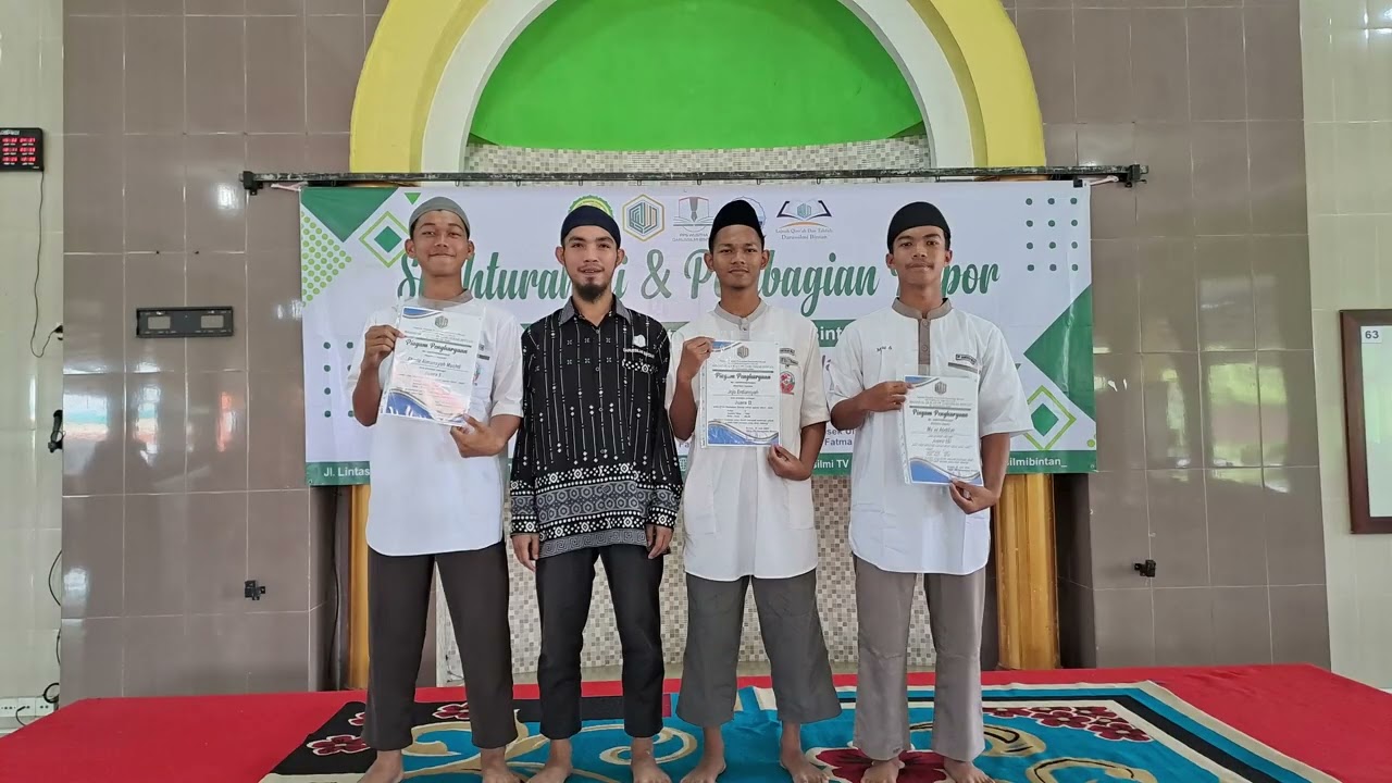Pembagian Rapor santri putra dan putri semester genap. 2025