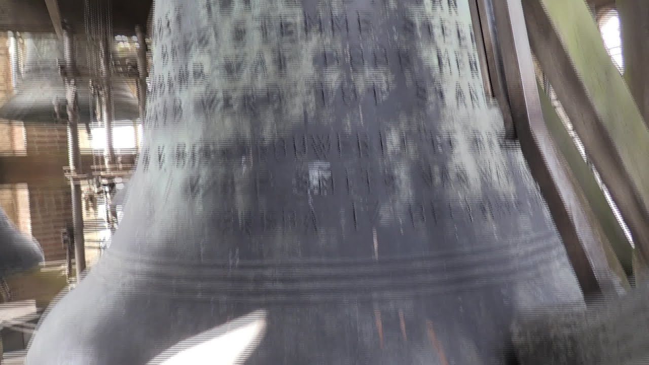 Beiaardier Breda speelt voor het eerst vanuit nieuwe kabine Grote Kerk